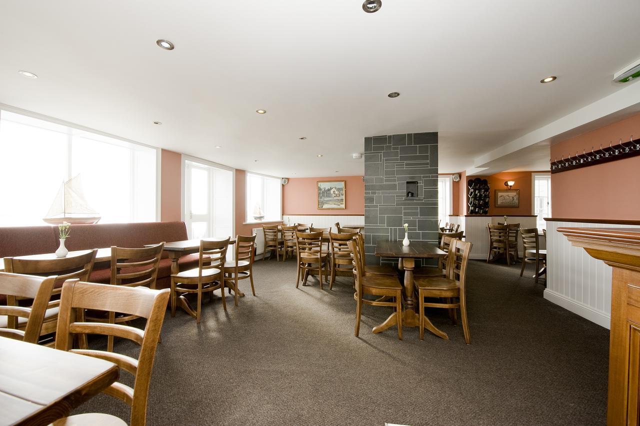 The Britannia Coaching Inn Aberdyfi ภายนอก รูปภาพ