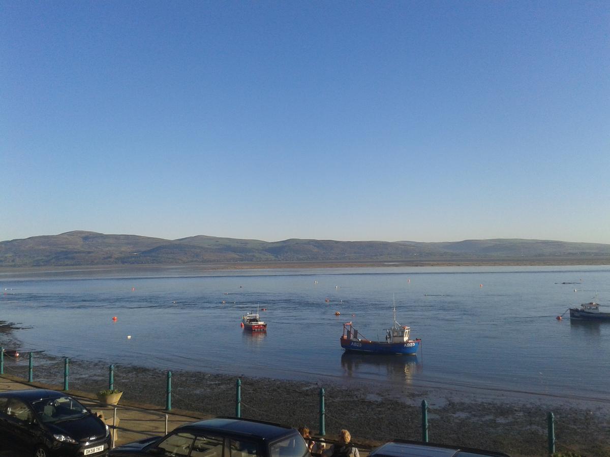 The Britannia Coaching Inn Aberdyfi ภายนอก รูปภาพ